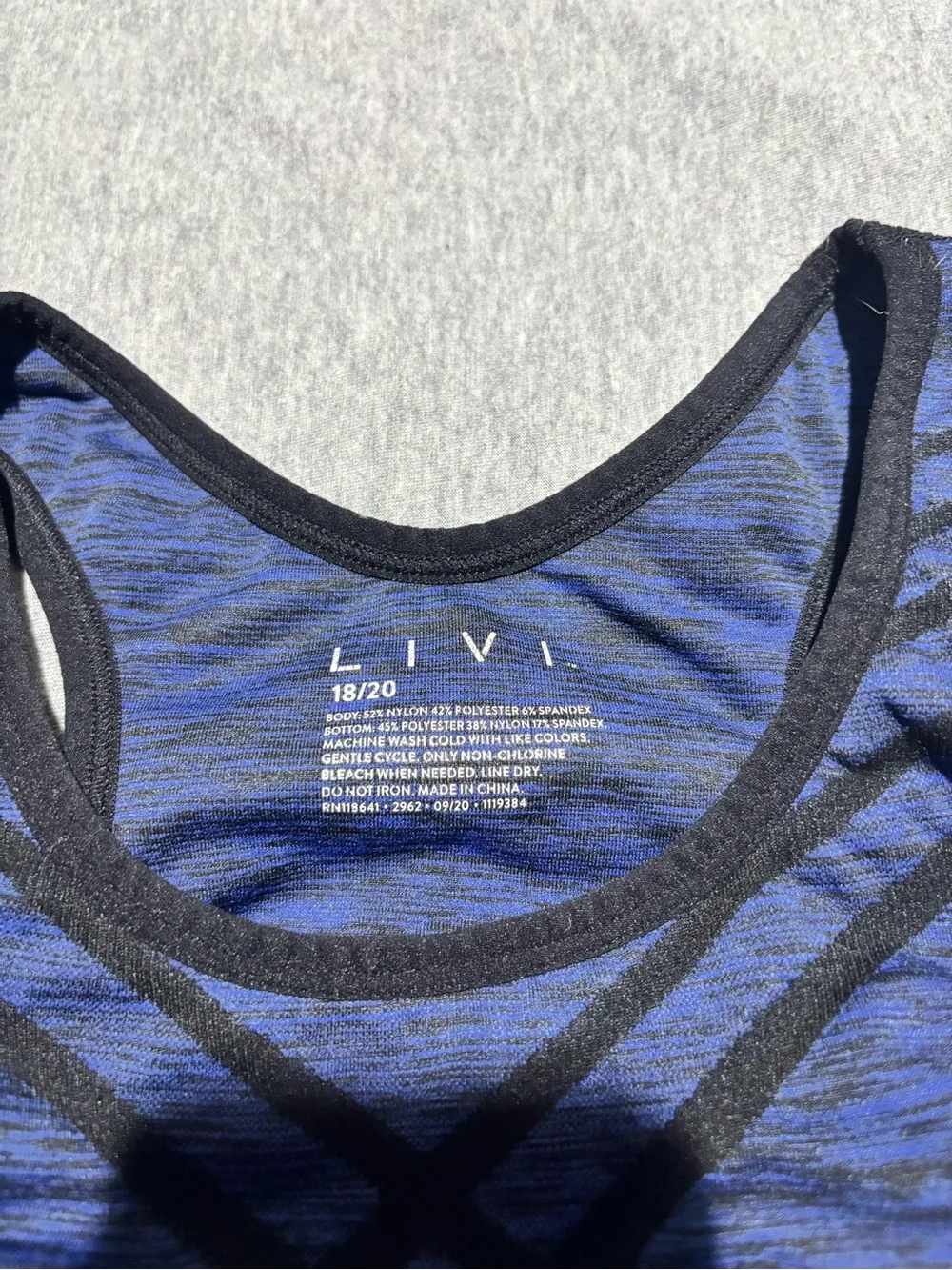Livi Active Blue and Black Patterned Seamless Sports Bra size 18/20